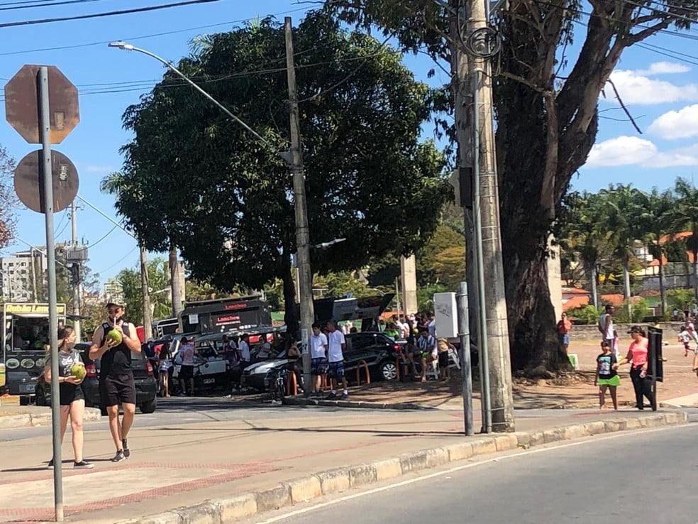 Lagoa da Pampulha tem aglomeração no segundo fim de semana de reabertura