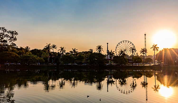 Como a Lagoa da Pampulha contribui para a promoção do turismo em Belo Horizonte?