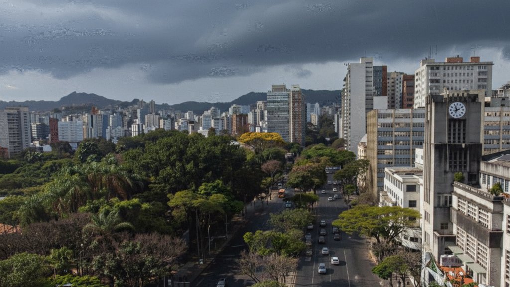 Frio intenso surpreende BH com sensação de -10 °C nesta segunda-feira (20)